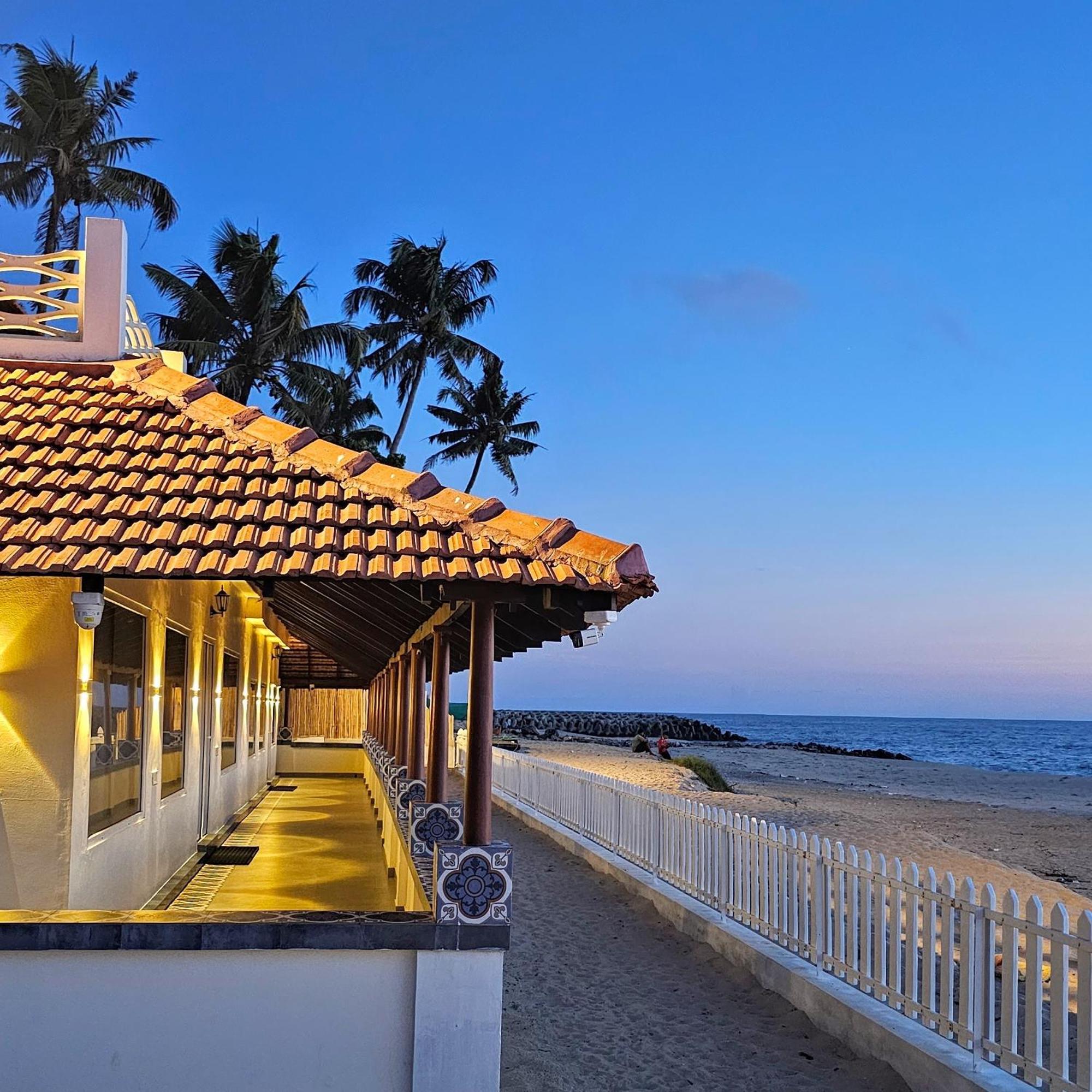 Ether Marari Beachfront Марарикулам Экстерьер фото