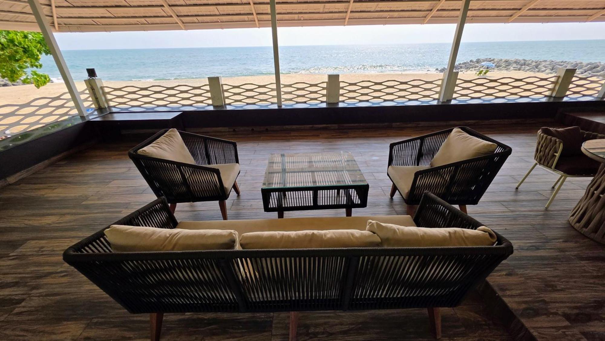 Ether Marari Beachfront Марарикулам Экстерьер фото